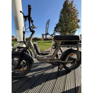 YUVI 2 - VELO ELECTRIQUE BIPLACE CARGO COMPACT